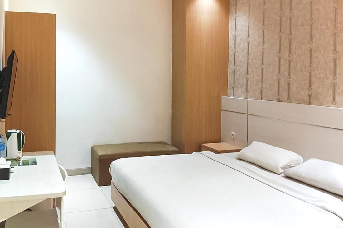 Twospaces Living At Kr Hotel Palembang Bagian luar foto